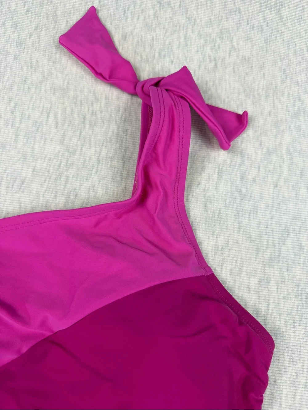 Aqua Couture One Shoulder Colorblock One Piece Swimsuit Size S NWOT Liner Intact